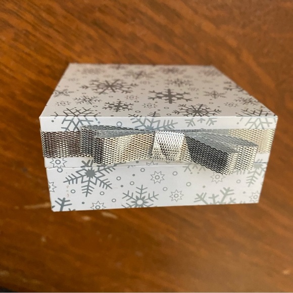 Beautiful Holiday brooch. Candy cane. New condition. Box included. - Picture 3 of 5